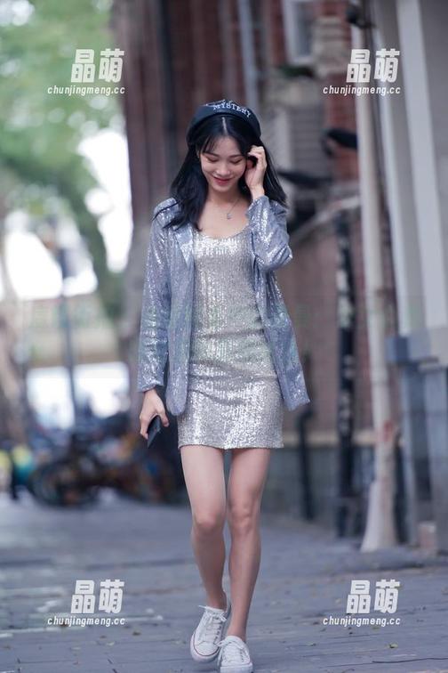 魔镜街拍-曼曼 魔镜街拍 - 私房图集中的曼曼:少女心和幽默感的完美结合!