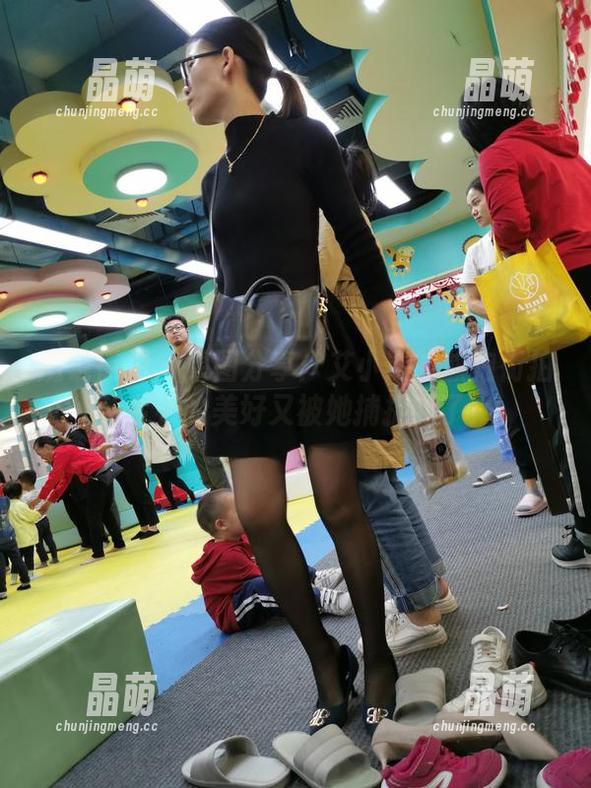 魔镜街拍-艾小青 魔镜街拍 - 原图分享:艾小青的旗袍街拍,今天的美好又被她捕捉到了!