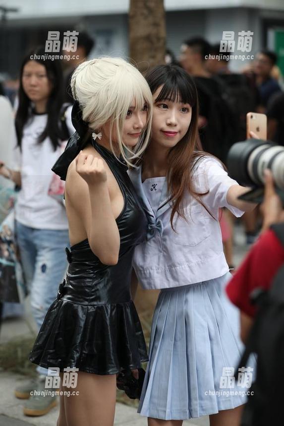 魔镜街拍：高清图包，让你感受到天桥上的美女如诗如画，心里默念：真是尤物啊！